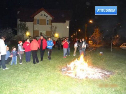 Grapini era să dea foc Timişoarei: arderea brazilor de Crăciun, un obicei importat cu mândrie nătângă de fostul ministru